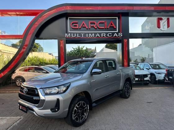 TOYOTA HILUX 2.8 D-4D TURBO DIESEL CD SRV 4X4 AUTOMÁTICO TOYOTA HILUX 2.8 D-4D TURBO DIESEL CD SRV 4X4 AUTOMÁTICO